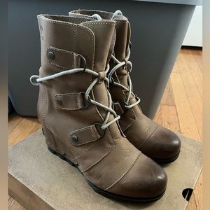 Sorel Joan of Arctic Wedge winter boot